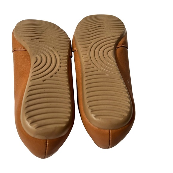 Easy Street Tan Open Cutwork Design Comfort Wave Shoes Size 9 M - Picture 6 of 6